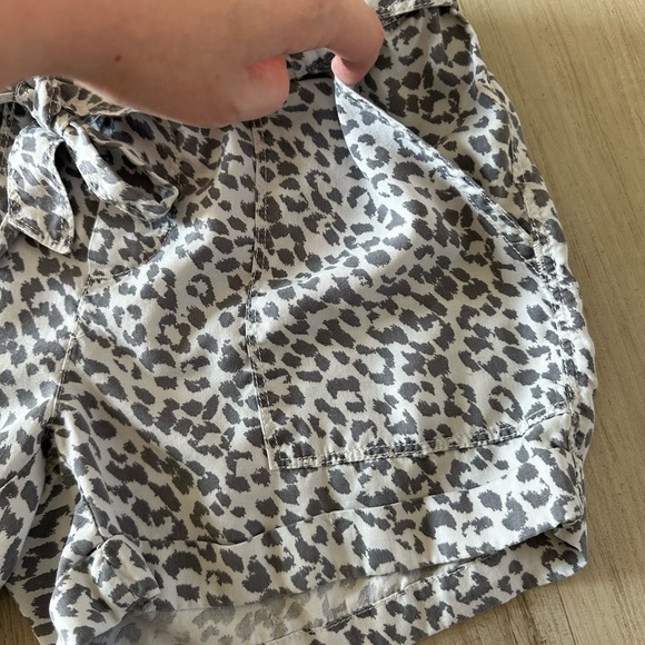 Aerie Leopard Print Paper Bag Camp Shorts XS - Picture 5 of 11